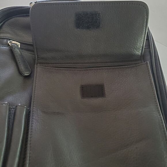 Osgoode Marley Travel Messenger Tablet Carry On Men Black Leather Business Class - Picture 2 of 8